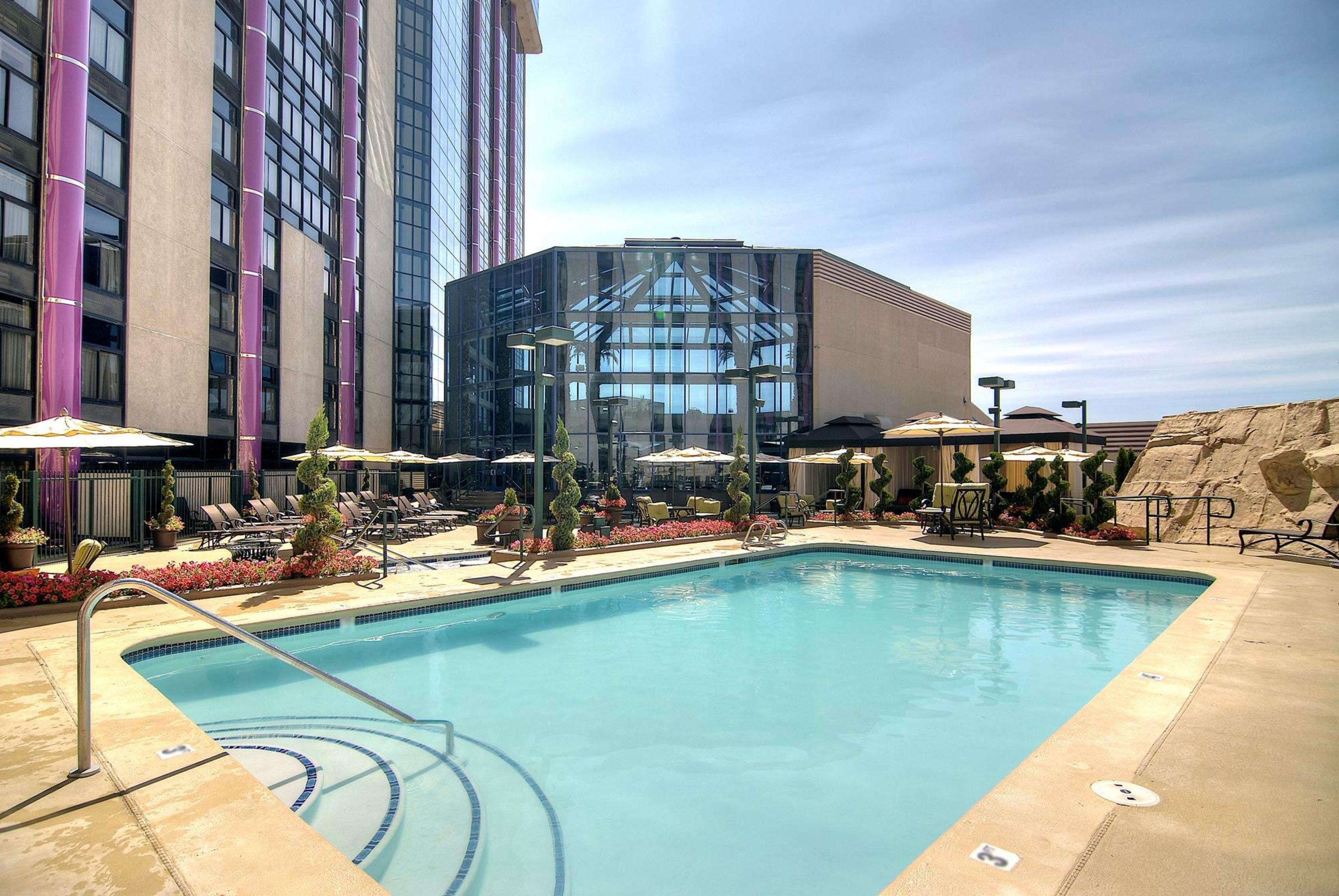 Atlantis Casino Resort Spa Reno Exterior photo